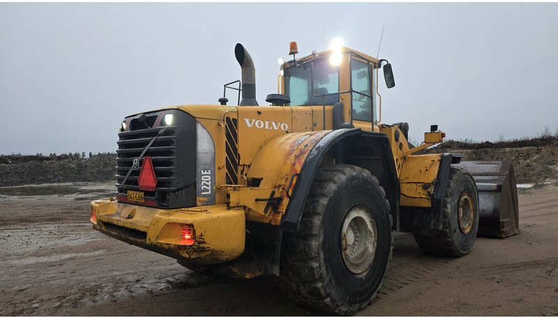 Volvo L220E - Chargeuse sur pneus: photos 1 Volvo L220E - Chargeuse sur pneus: photos 1