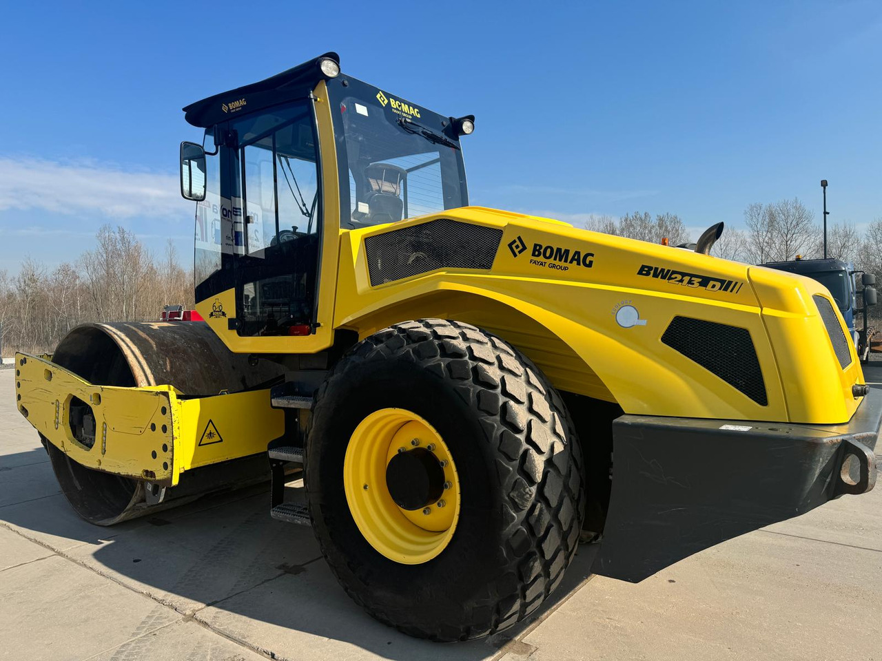 Bomag BW 213-D5 2017 - Compacteur à pieds de mouton/ Monocylindre: photos 1 Bomag BW 213-D5 2017 - Compacteur à pieds de mouton/ Monocylindre: photos 1
