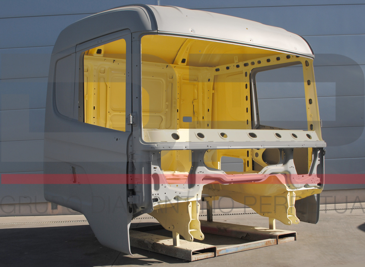 Scania Cabine Nua CR19 Normal (Porta Pequena) PGRT - Cabine pour Camion: photos 1 Scania Cabine Nua CR19 Normal (Porta Pequena) PGRT - Cabine pour Camion: photos 1