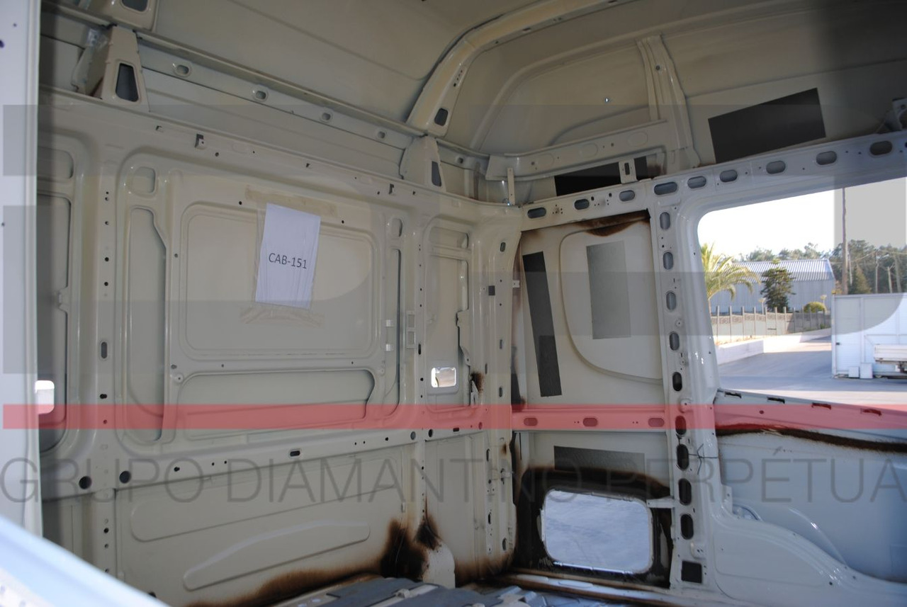 Scania Cabine nua CR 19 Highline (porta peq.) PGRT - Cabine pour Camion: photos 5 Scania Cabine nua CR 19 Highline (porta peq.) PGRT - Cabine pour Camion: photos 5