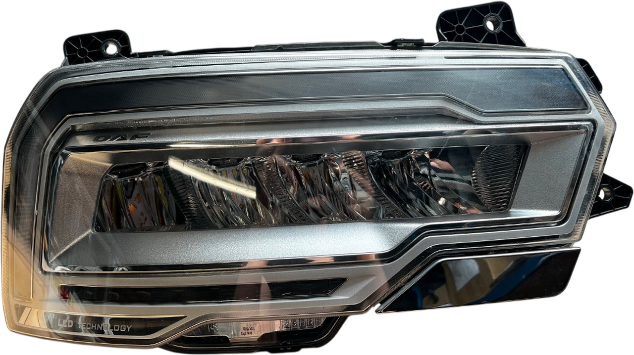 DAF XD XF XG LED KOPLAMP RH | GEBRUIKT | 2188931U - Feu avant pour Camion: photos 1 DAF XD XF XG LED KOPLAMP RH | GEBRUIKT | 2188931U - Feu avant pour Camion: photos 1