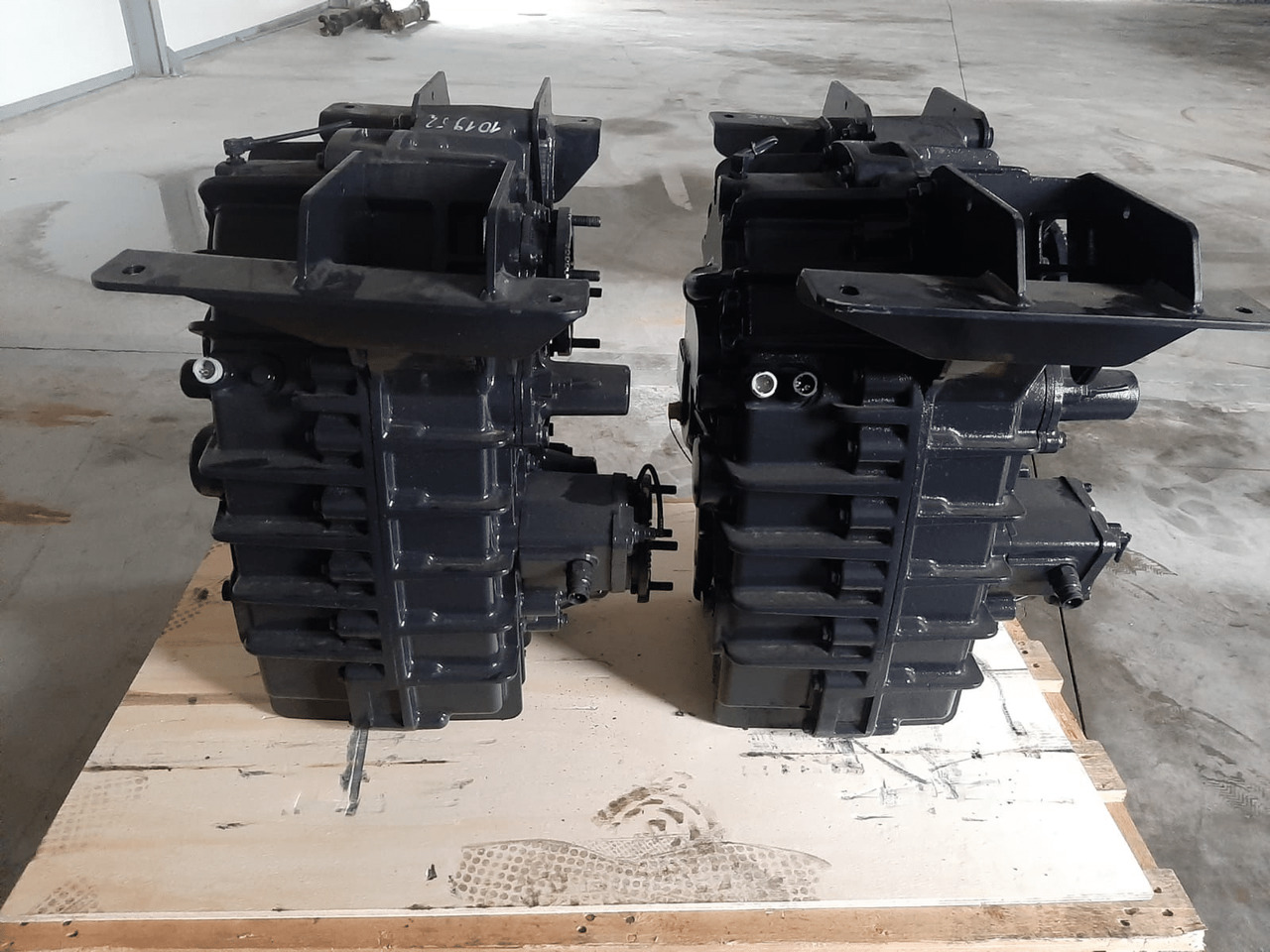 Man tussenbak nieuw - Transmission pour Camion: photos 3 Man tussenbak nieuw - Transmission pour Camion: photos 3