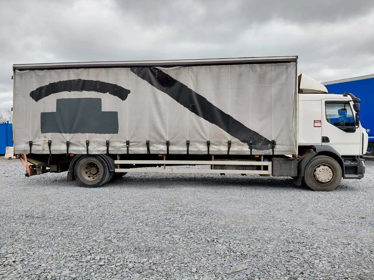 Camion à rideaux coulissants 2015 D 18 Wide Curtainsider: photos 9 Camion à rideaux coulissants 2015 D 18 Wide Curtainsider: photos 9