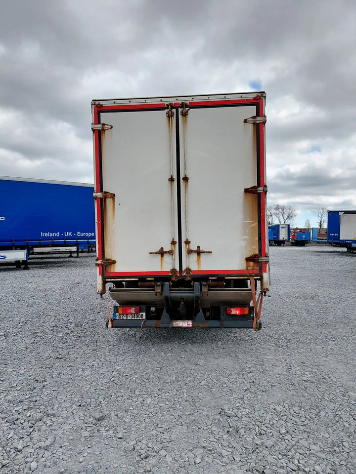Camion à rideaux coulissants 2015 D 18 Wide Curtainsider: photos 6 Camion à rideaux coulissants 2015 D 18 Wide Curtainsider: photos 6