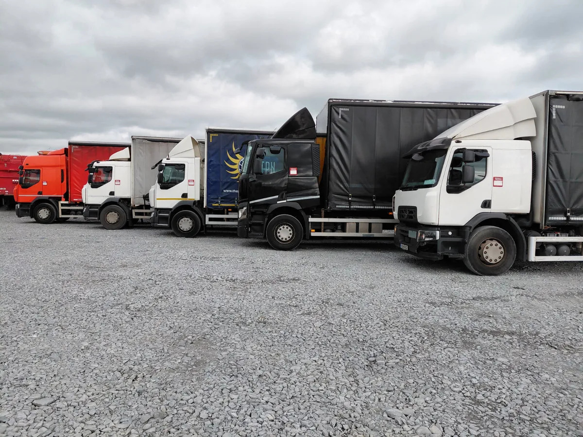 Camion à rideaux coulissants 2015 D 18 Wide Curtainsider: photos 8 Camion à rideaux coulissants 2015 D 18 Wide Curtainsider: photos 8