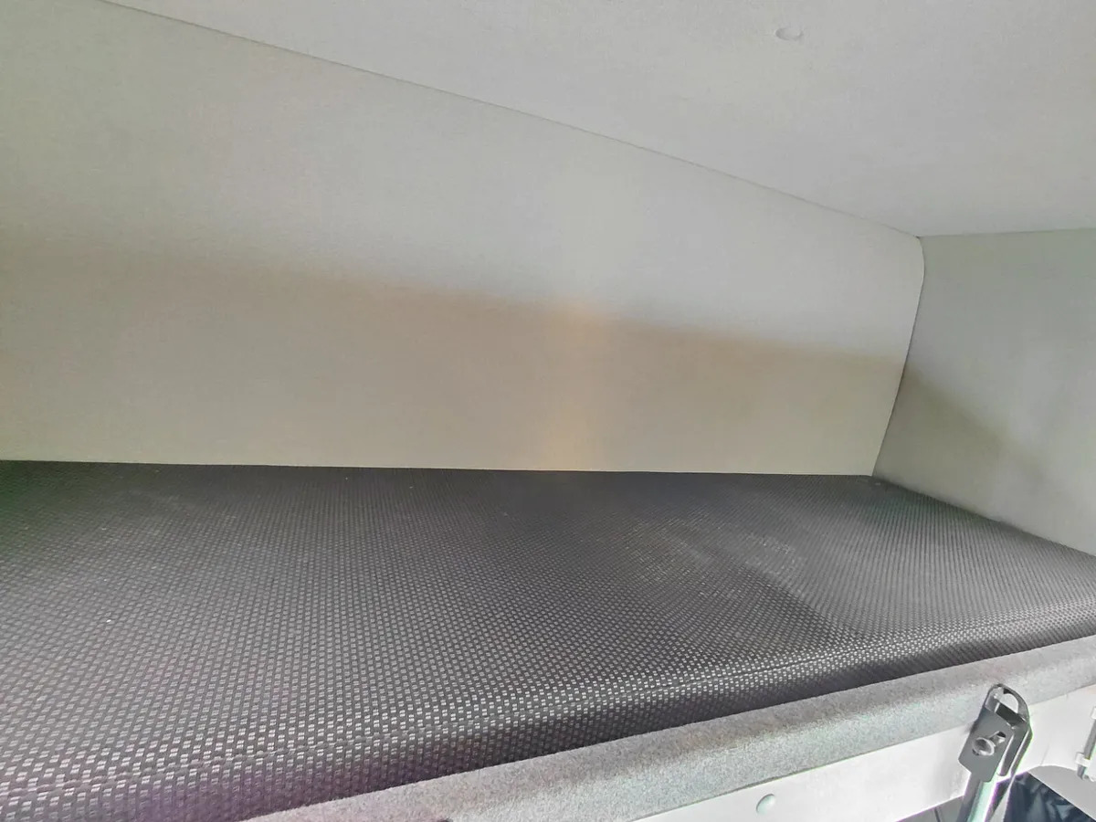 2017 Renault D12 4×2 Double Sleeper Curtainsider - Camion à rideaux coulissants: photos 2 2017 Renault D12 4×2 Double Sleeper Curtainsider - Camion à rideaux coulissants: photos 2