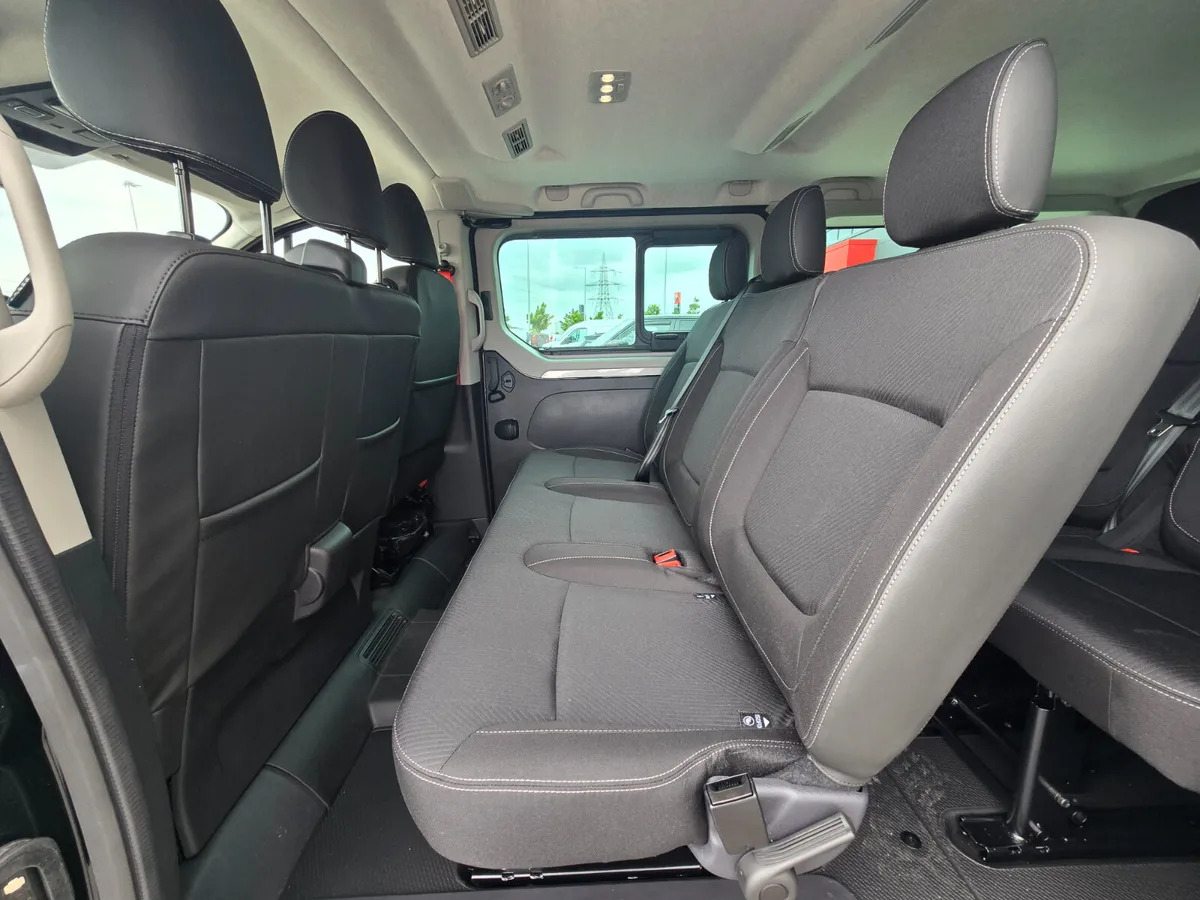 Transport de personnes 2025 Renault Trafic Combi 170BHP Auto: photos 13