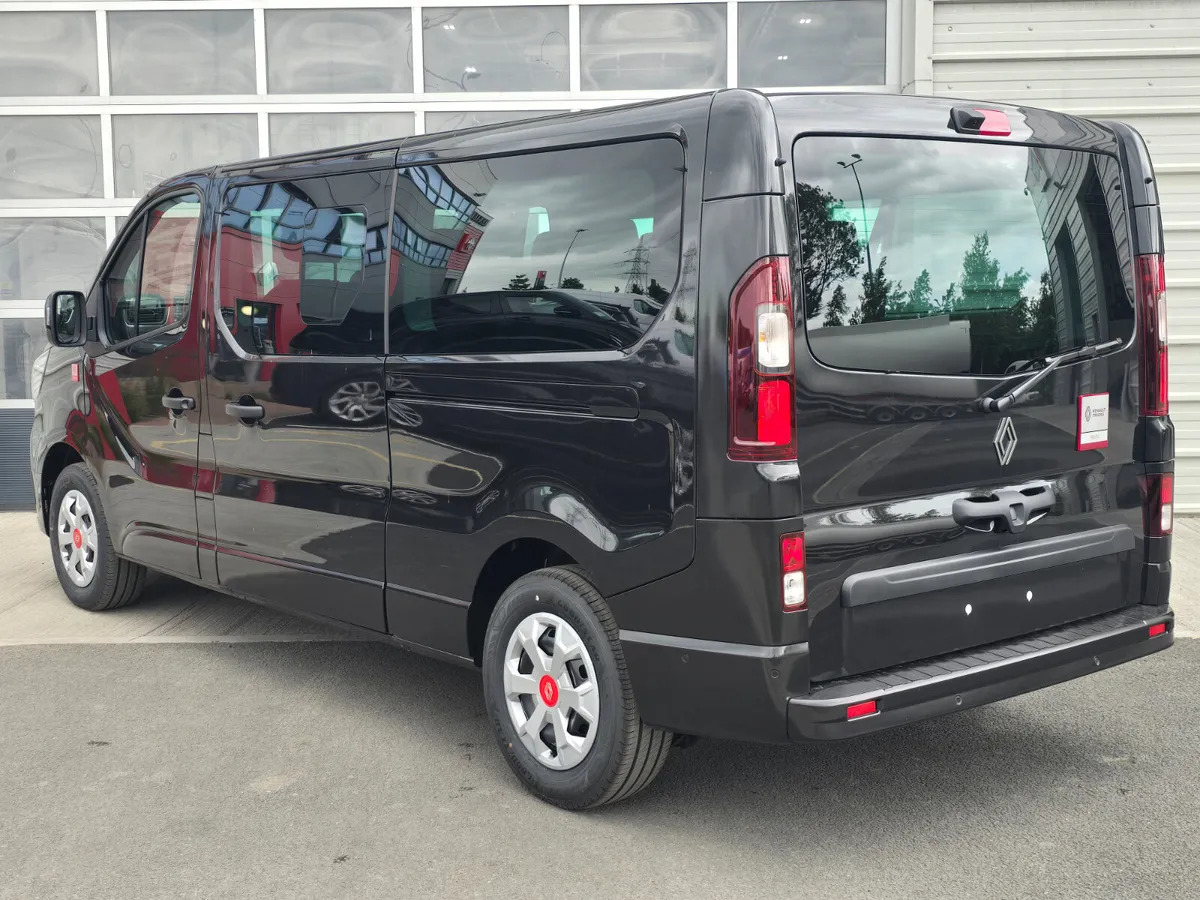 Transport de personnes 2025 Renault Trafic Combi 170BHP Auto: photos 7