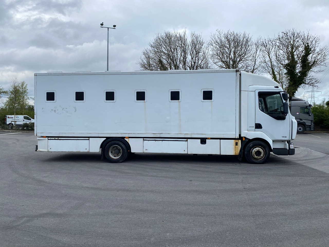 Camion 2011 Renault Midlum 180.18 Prison Truck: photos 6