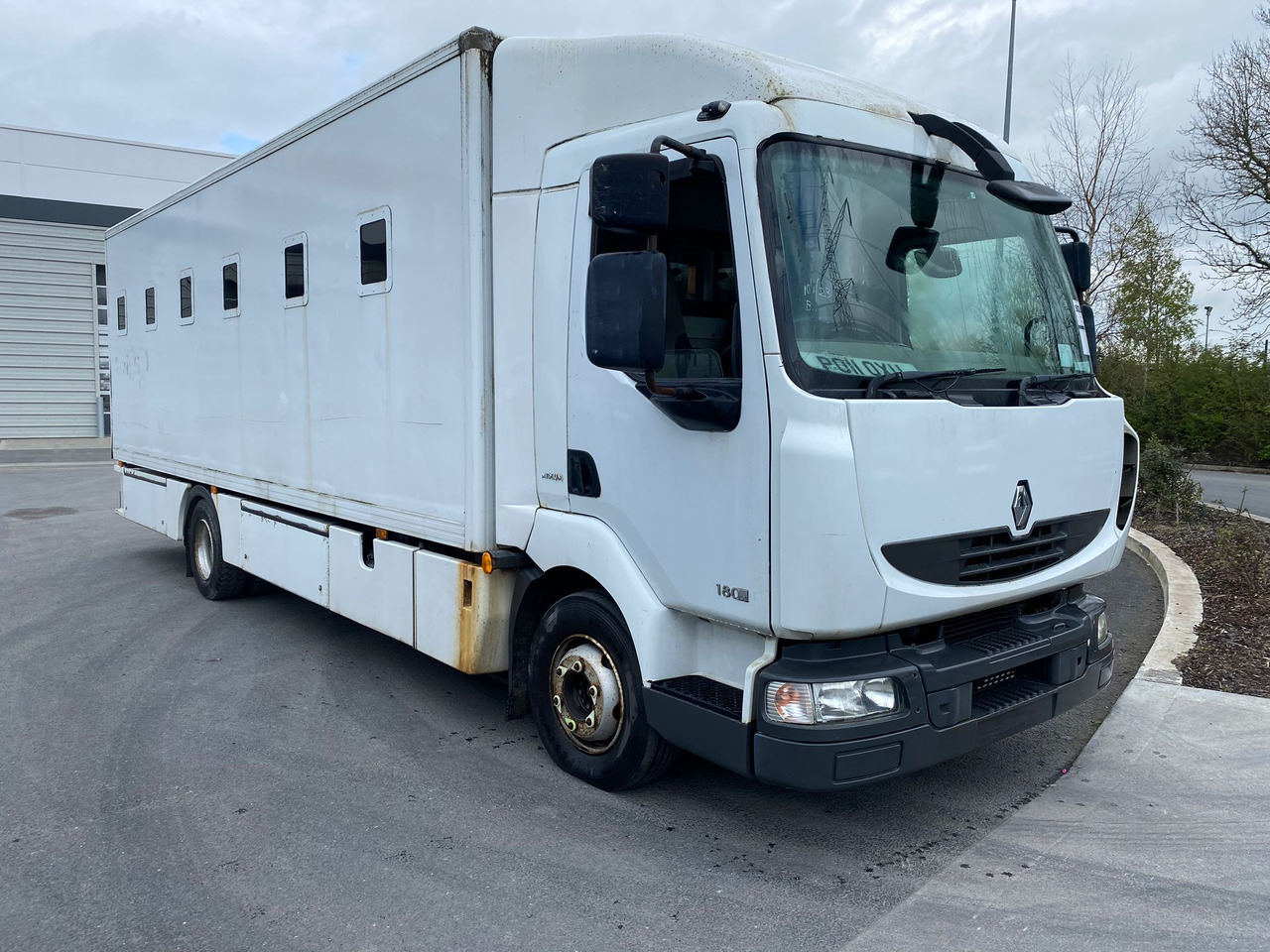 2011 Renault Midlum 180.18 Prison Truck - Camion: photos 1 2011 Renault Midlum 180.18 Prison Truck - Camion: photos 1