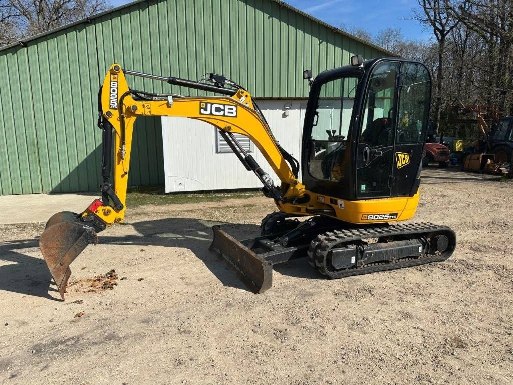 JCB 8025 ZTSL - Mini pelle: photos 1 JCB 8025 ZTSL - Mini pelle: photos 1