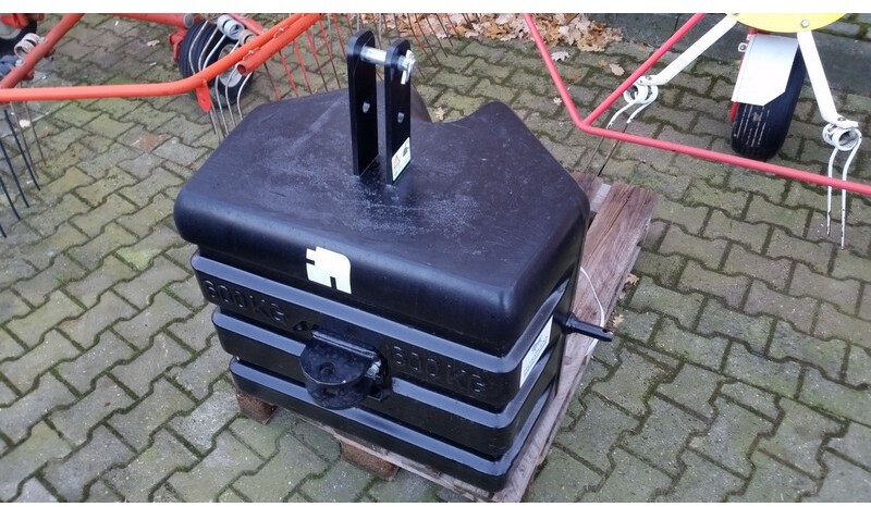 Ballastgewicht / frontgewicht FP PAC 600 kg Frans Pateer gewichtenblok - Contrepoids pour Machine agricole: photos 1 Ballastgewicht / frontgewicht FP PAC 600 kg Frans Pateer gewichtenblok - Contrepoids pour Machine agricole: photos 1