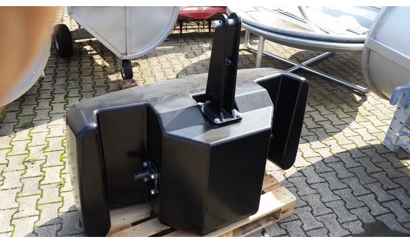 Frontgewicht 2500 kg - Contrepoids pour Machine agricole: photos 1 Frontgewicht 2500 kg - Contrepoids pour Machine agricole: photos 1