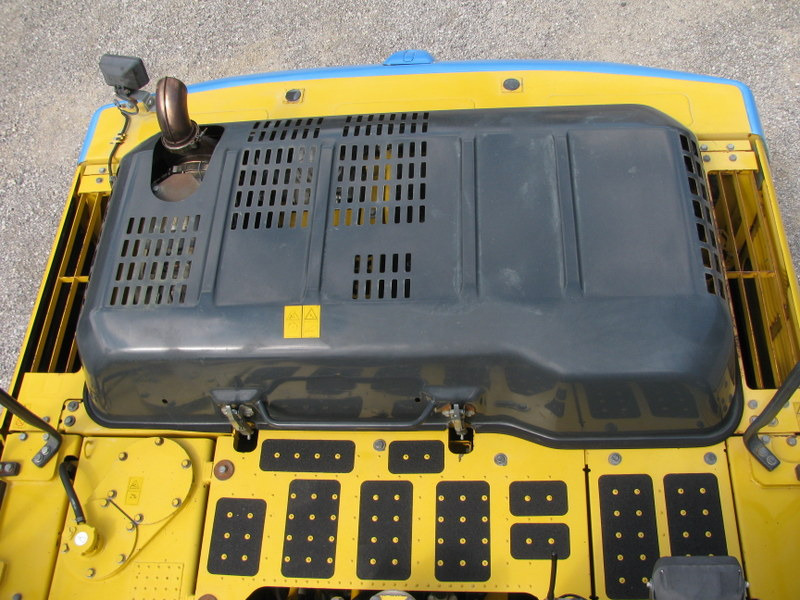 Pelle sur chenille KOMATSU PC240NLC-10 TOP condition: photos 18