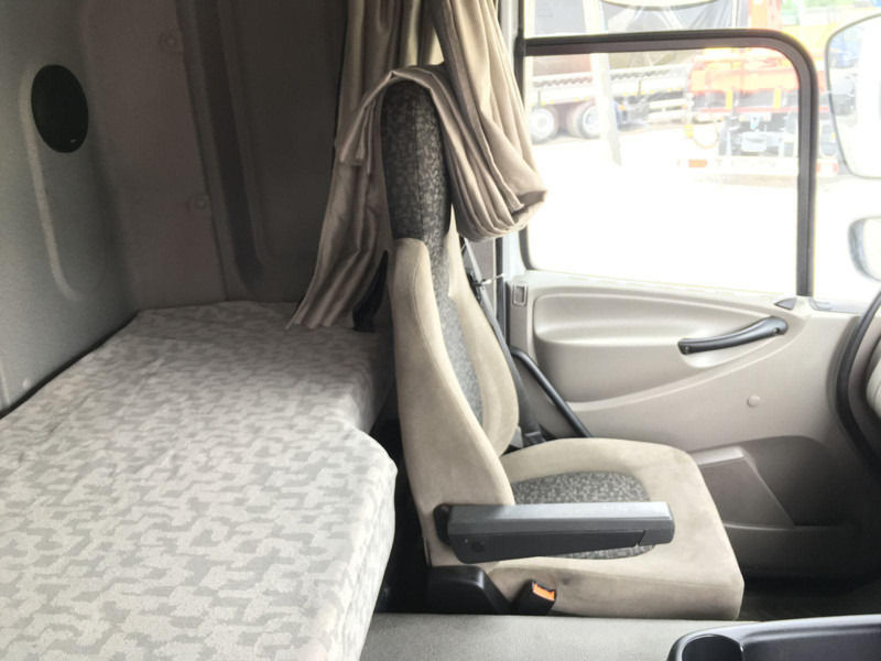 DAF CF 65.220 - Châssis cabine: photos 4 DAF CF 65.220 - Châssis cabine: photos 4