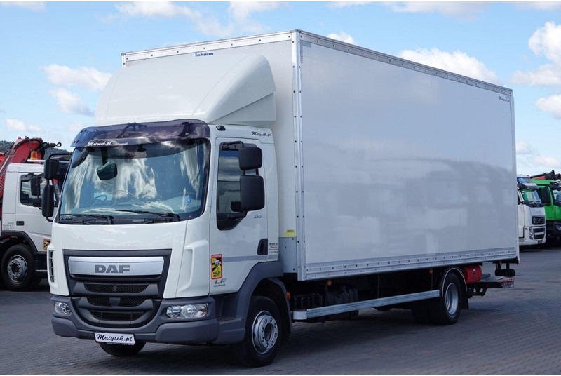 DAF LF 210 / KONTENER - 7 M / SOLÓWKA / WINDA DHOLLANDIA / EURO 6 - Camion fourgon: photos 1 DAF LF 210 / KONTENER - 7 M / SOLÓWKA / WINDA DHOLLANDIA / EURO 6 - Camion fourgon: photos 1