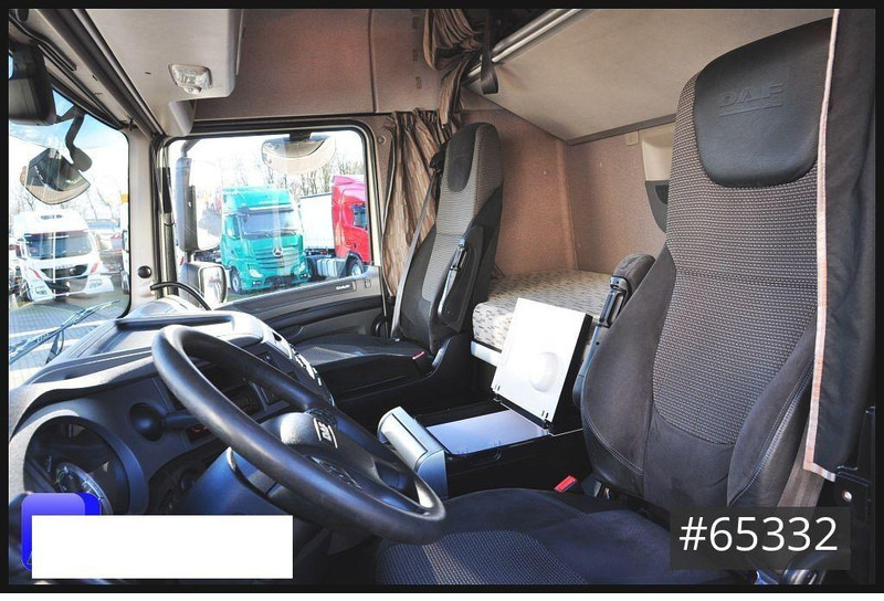 DAF XF 440 - Camion plateau, Camion grue: photos 4 DAF XF 440 - Camion plateau, Camion grue: photos 4