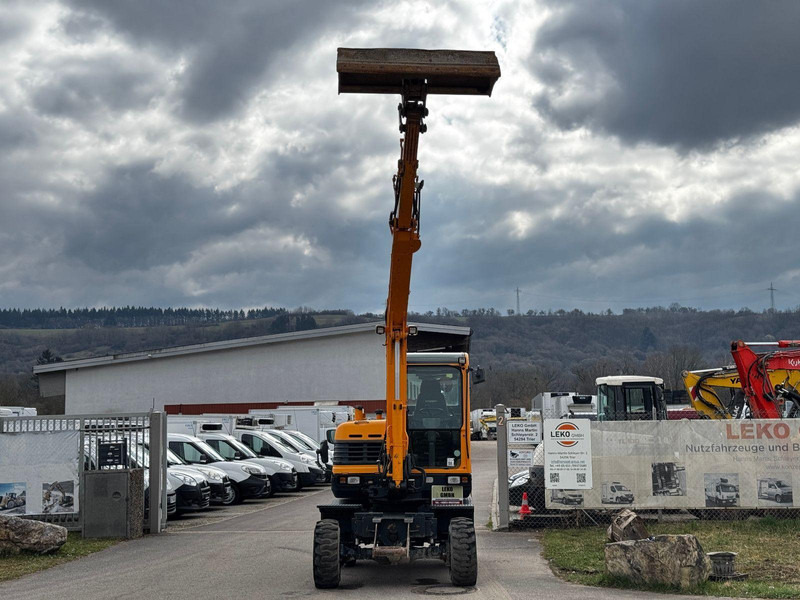 Hyundai Robex 55W-9A - Pelle sur pneus: photos 4 Hyundai Robex 55W-9A - Pelle sur pneus: photos 4