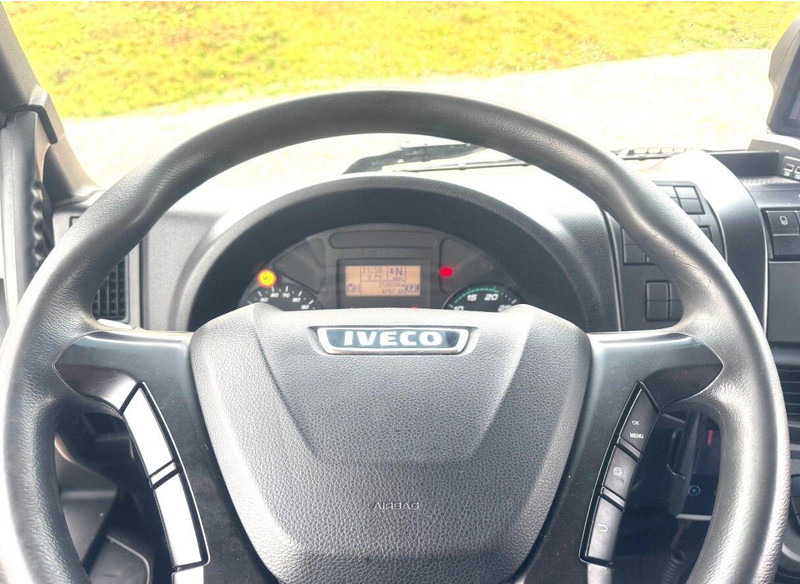 Camion fourgon Iveco 120-250 EUROCARGO Koffer + Tail Lift: photos 8