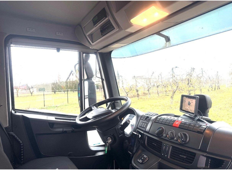 Camion fourgon Iveco 120-250 EUROCARGO Koffer + Tail Lift: photos 16