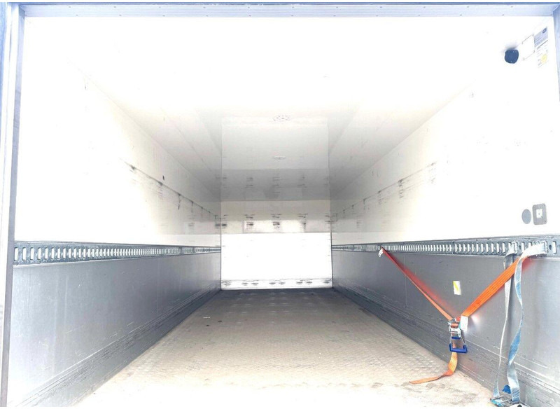 Camion fourgon Iveco 120-250 EUROCARGO Koffer + Tail Lift: photos 17