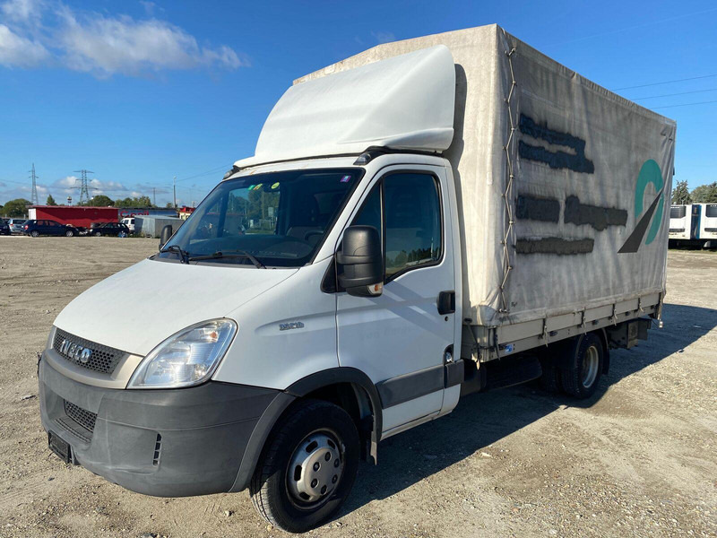 Iveco Daily 35 C 18 Pritsche + Plane + DHollandia LBW - 3,5t - Utilitaire rideaux coulissants (PLSC): photos 2 Iveco Daily 35 C 18 Pritsche + Plane + DHollandia LBW - 3,5t - Utilitaire rideaux coulissants (PLSC): photos 2