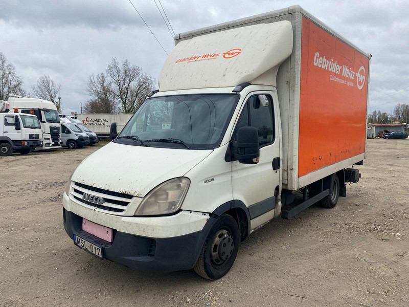 Iveco Daily 40 C 15 - Koffer + DHollandia LBW - Fourgon grand volume: photos 2 Iveco Daily 40 C 15 - Koffer + DHollandia LBW - Fourgon grand volume: photos 2