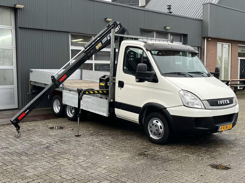 Iveco Daily 40C17 - Flatbed truck + crane - Utilitaire plateau: photos 2 Iveco Daily 40C17 - Flatbed truck + crane - Utilitaire plateau: photos 2
