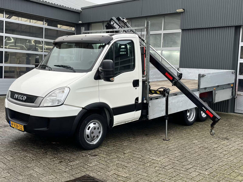 Iveco Daily 40C17 - Flatbed truck + crane - Utilitaire plateau: photos 1 Iveco Daily 40C17 - Flatbed truck + crane - Utilitaire plateau: photos 1
