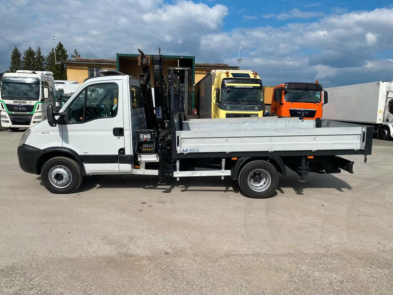 Iveco Daily 65C18 - Flatbed truck + crane - Camion plateau, Camion grue: photos 5 Iveco Daily 65C18 - Flatbed truck + crane - Camion plateau, Camion grue: photos 5