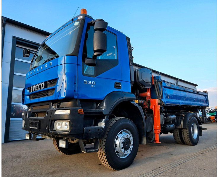 Iveco Trakker 190T33 4x4 M Tipper + Crane Atlas 120.2E - Camion benne, Camion grue: photos 1 Iveco Trakker 190T33 4x4 M Tipper + Crane Atlas 120.2E - Camion benne, Camion grue: photos 1