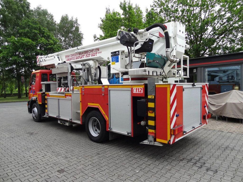 MAN 18.284 L2000 - Fire truck+ladder lift - Camion de pompier: photos 4 MAN 18.284 L2000 - Fire truck+ladder lift - Camion de pompier: photos 4