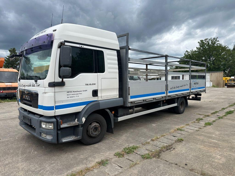 MAN TGL 12 250 euró5 - Camion plateau, Camion grue: photos 1 MAN TGL 12 250 euró5 - Camion plateau, Camion grue: photos 1