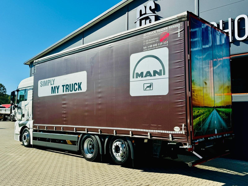 MAN TGX 26.420 - Camion à rideaux coulissants: photos 3 MAN TGX 26.420 - Camion à rideaux coulissants: photos 3