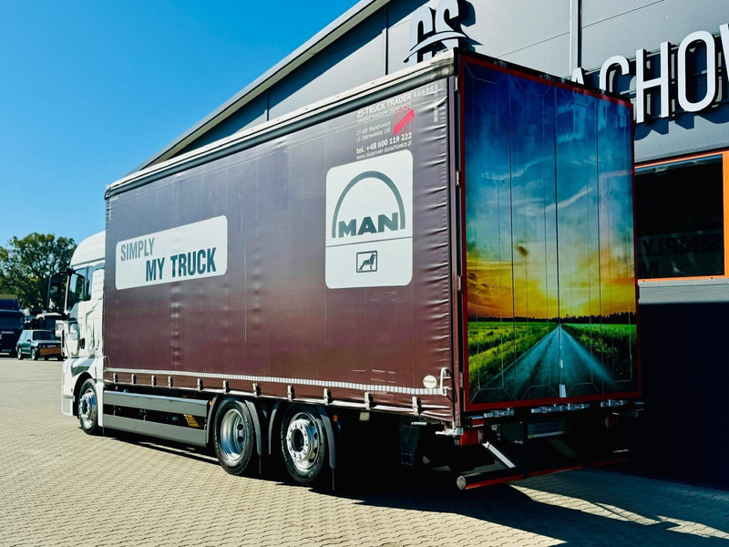 MAN TGX 26.420 - Camion à rideaux coulissants: photos 4 MAN TGX 26.420 - Camion à rideaux coulissants: photos 4