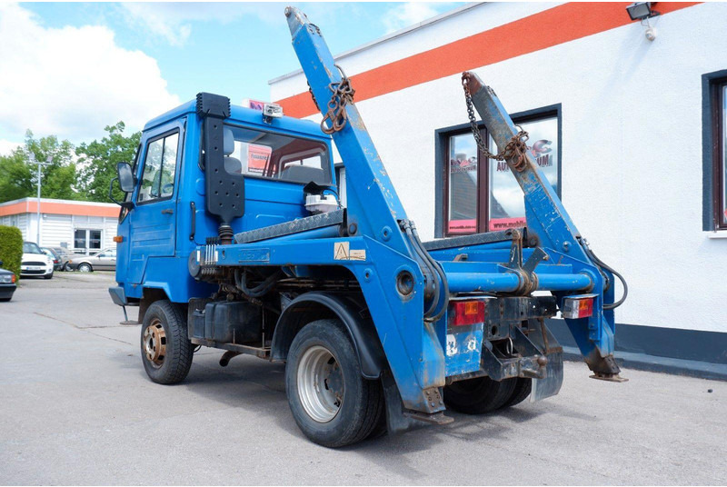 MULTICAR Champion 4x4 - Skip loader - Camion multibenne: photos 3 MULTICAR Champion 4x4 - Skip loader - Camion multibenne: photos 3