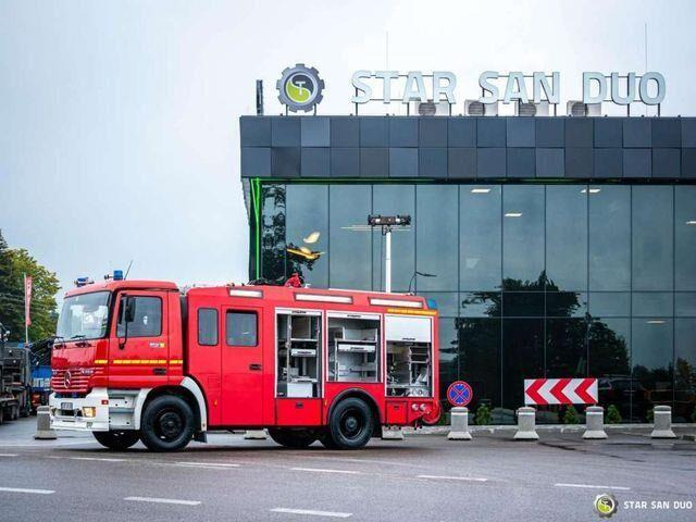 Mercedes-Benz ACTROS 1835 4x2 ZIEGLER FIRE BRIGADE - Camion de pompier: photos 4 Mercedes-Benz ACTROS 1835 4x2 ZIEGLER FIRE BRIGADE - Camion de pompier: photos 4