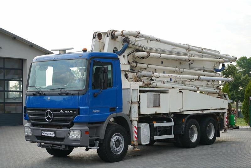 Mercedes-Benz ACTROS 2636 / POMPA SERMAC 5Z37 / 37  METRÓW / STEROWANIE RADIOW - Camion pompe: photos 2 Mercedes-Benz ACTROS 2636 / POMPA SERMAC 5Z37 / 37  METRÓW / STEROWANIE RADIOW - Camion pompe: photos 2