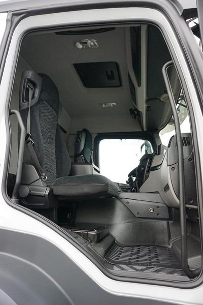 Mercedes-Benz ANTOS / 1830 / EURO 6 / CHŁODNIA + WINDA / 18 PALET en crédit-bail Mercedes-Benz ANTOS / 1830 / EURO 6 / CHŁODNIA + WINDA / 18 PALET: photos 8 Mercedes-Benz ANTOS / 1830 / EURO 6 / CHŁODNIA + WINDA / 18 PALET en crédit-bail Mercedes-Benz ANTOS / 1830 / EURO 6 / CHŁODNIA + WINDA / 18 PALET: photos 8