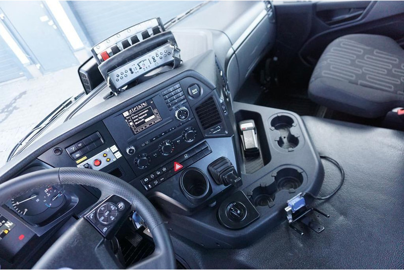 Camion plateau, Camion grue Mercedes-Benz AROCS / 2643 / 6 X 4 / SKRZYNIOWY + HDS / HIAB 228 E – 4 / WYS.: photos 9 Camion plateau, Camion grue Mercedes-Benz AROCS / 2643 / 6 X 4 / SKRZYNIOWY + HDS / HIAB 228 E – 4 / WYS.: photos 9