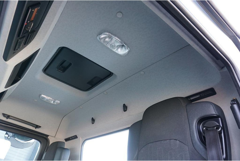 Camion plateau, Camion grue Mercedes-Benz AROCS / 2643 / 6 X 4 / SKRZYNIOWY + HDS / HIAB 228 E – 4 / WYS.: photos 17 Camion plateau, Camion grue Mercedes-Benz AROCS / 2643 / 6 X 4 / SKRZYNIOWY + HDS / HIAB 228 E – 4 / WYS.: photos 17