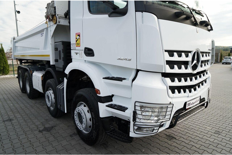 Camion benne Mercedes-Benz AROCS 3243 / 8x4 / WYWROTKA DWUSTRONNA / HYDROBURTA / BORDMATIC: photos 16 Camion benne Mercedes-Benz AROCS 3243 / 8x4 / WYWROTKA DWUSTRONNA / HYDROBURTA / BORDMATIC: photos 16