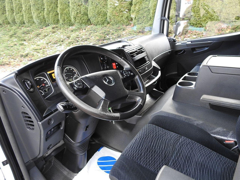 Mercedes-Benz ATEGO 12.24 KONTENER WINDA 18 PALET TEMPOMAT KLIMATYZACJA AUTOMA - Camion fourgon: photos 2 Mercedes-Benz ATEGO 12.24 KONTENER WINDA 18 PALET TEMPOMAT KLIMATYZACJA AUTOMA - Camion fourgon: photos 2