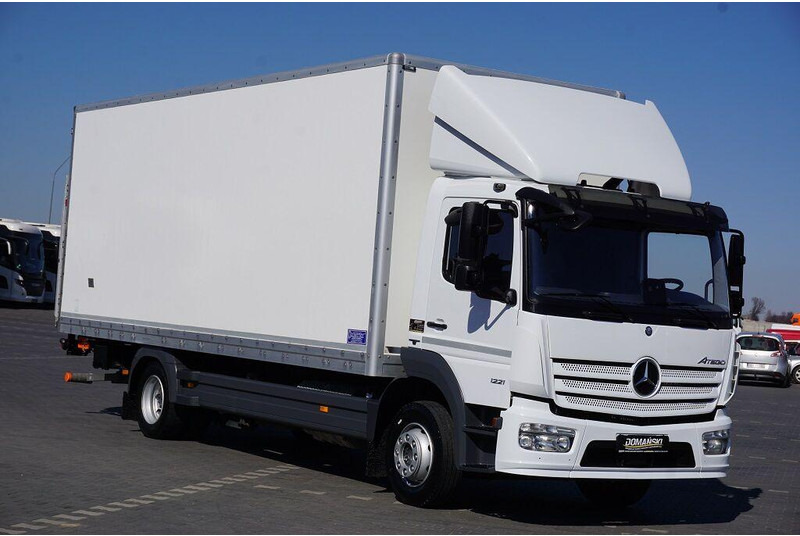 Mercedes-Benz ATEGO / 1221 / ACC / EURO 6 / KONTENER + WINDA / 17 PALET - Camion fourgon: photos 1 Mercedes-Benz ATEGO / 1221 / ACC / EURO 6 / KONTENER + WINDA / 17 PALET - Camion fourgon: photos 1