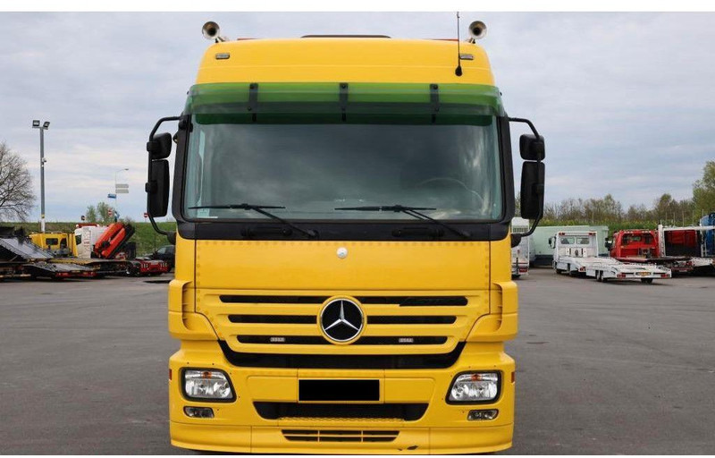 Mercedes-Benz Actros 2532 Vehicle transporter + crane Hiab 477EP-5 HiPro 6x2 - Camion porte-voitures: photos 1 Mercedes-Benz Actros 2532 Vehicle transporter + crane Hiab 477EP-5 HiPro 6x2 - Camion porte-voitures: photos 1