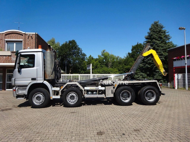 Mercedes-Benz Actros 3244 - Hook lift truck 8x4 en crédit-bail Mercedes-Benz Actros 3244 - Hook lift truck 8x4: photos 8 Mercedes-Benz Actros 3244 - Hook lift truck 8x4 en crédit-bail Mercedes-Benz Actros 3244 - Hook lift truck 8x4: photos 8