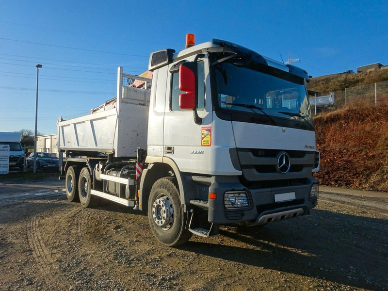 Mercedes-Benz Actros 3336 6x4 Three sided Tipper + Crane FASSI F155A.0.22 - Camion benne, Camion grue: photos 2 Mercedes-Benz Actros 3336 6x4 Three sided Tipper + Crane FASSI F155A.0.22 - Camion benne, Camion grue: photos 2