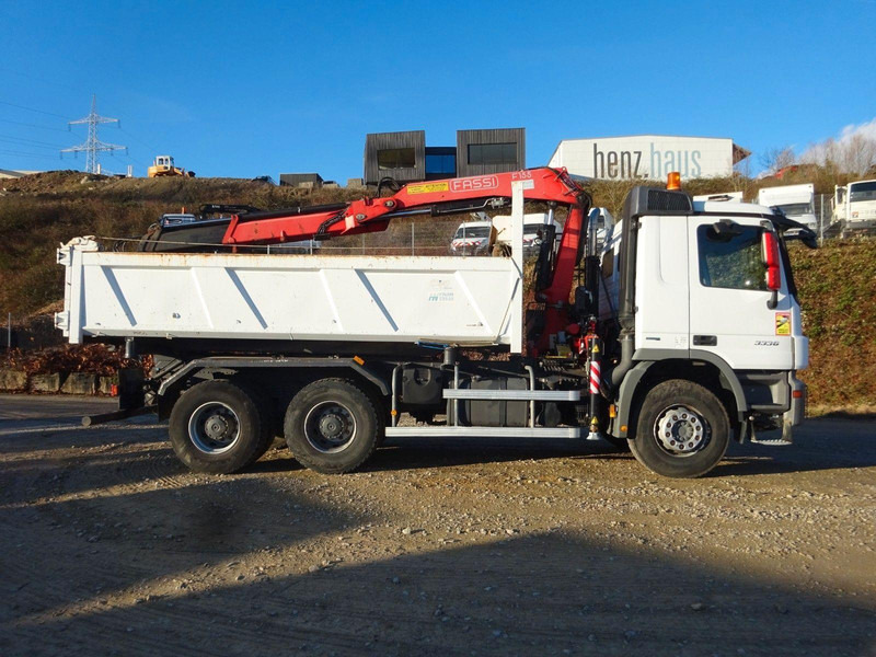 Mercedes-Benz Actros 3336 6x4 Three sided Tipper + Crane FASSI F155A.0.22 - Camion benne, Camion grue: photos 3 Mercedes-Benz Actros 3336 6x4 Three sided Tipper + Crane FASSI F155A.0.22 - Camion benne, Camion grue: photos 3