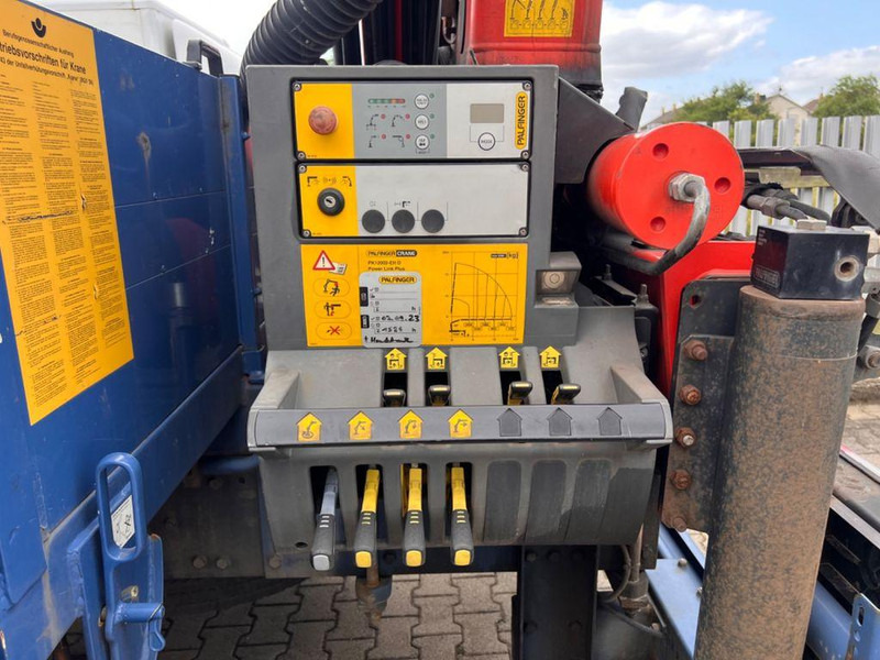 Camion plateau, Camion grue Mercedes-Benz Axor 1829 Palfinger hátsó daru PK 12002 klíma: photos 11 Camion plateau, Camion grue Mercedes-Benz Axor 1829 Palfinger hátsó daru PK 12002 klíma: photos 11