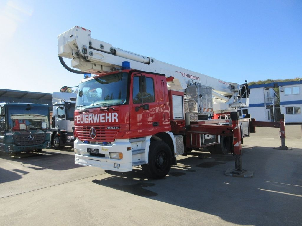 Camion de pompier Mercedes-Benz Mercedes-Benz ACTROS 2640: photos 1